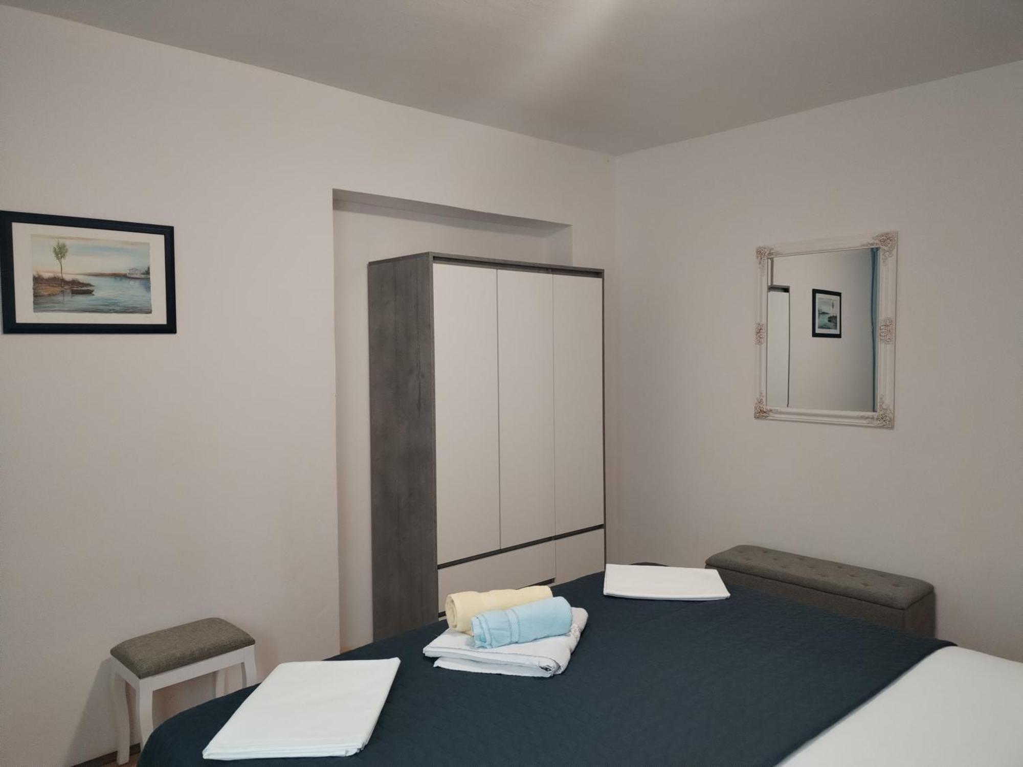 Family Friendly Apartments With A Swimming Pool Supetarska Draga - Donja, Rab - 2019 Quarto foto