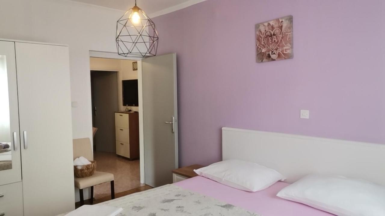 Family Friendly Apartments With A Swimming Pool Supetarska Draga - Donja, Rab - 2019 Quarto foto